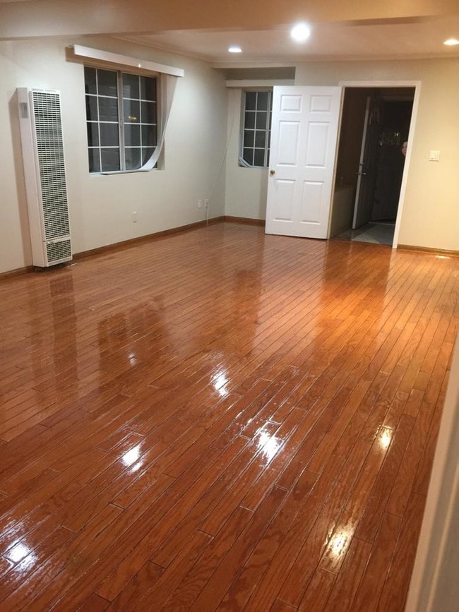 Sala de estar - 349 W Lomita Ave