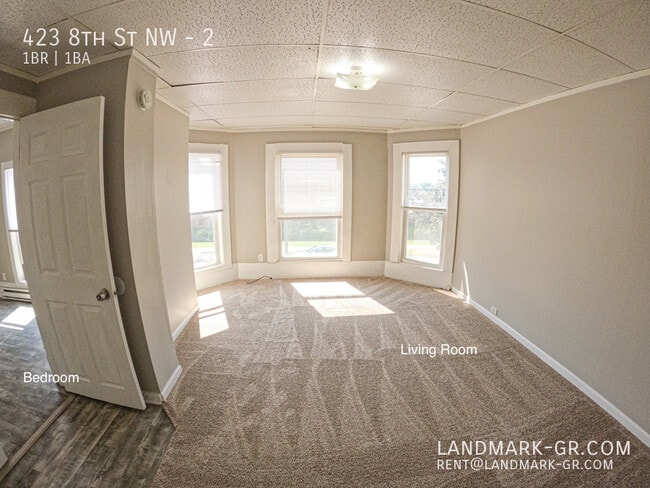 Building Photo - 423 8th St NW Unit 2