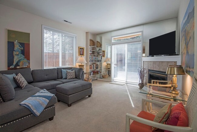 Photo - Furnished West Bend Home Available Mid-August