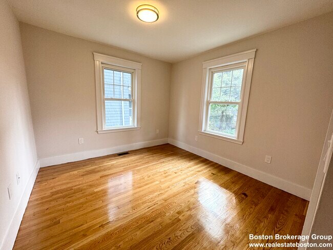 Photo - 72 Belden St