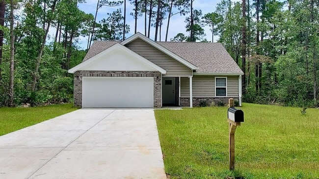 Building Photo - 3 BD 2 BA Split plan Home in the Ocean Spr...