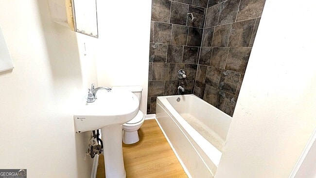 Photo - 1917 Baker Rd NW