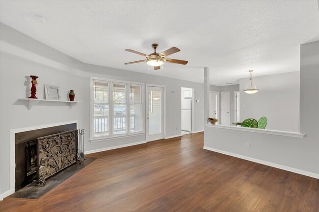 Photo - 2811 Edridge Ct Unit 202