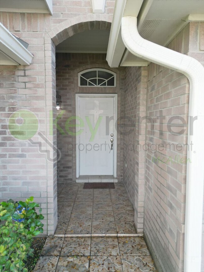 Photo - Gorgeous 4 bed/ 2 bath home in Sharyland P...