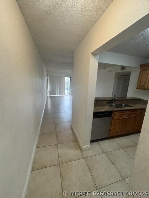 Photo - 1495 Lake Crystal Dr Unit G