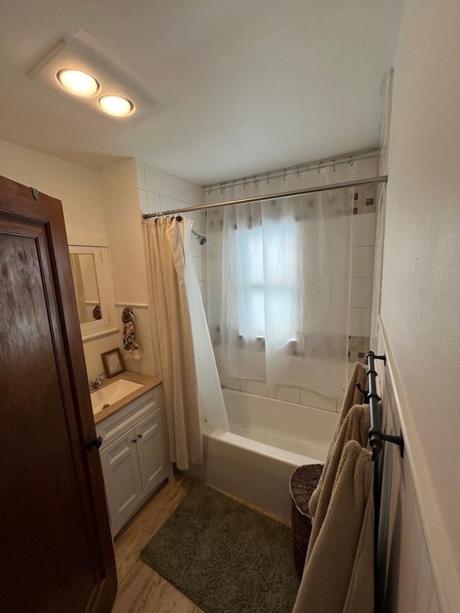 Photo - Three Bedroom House in La Crosse