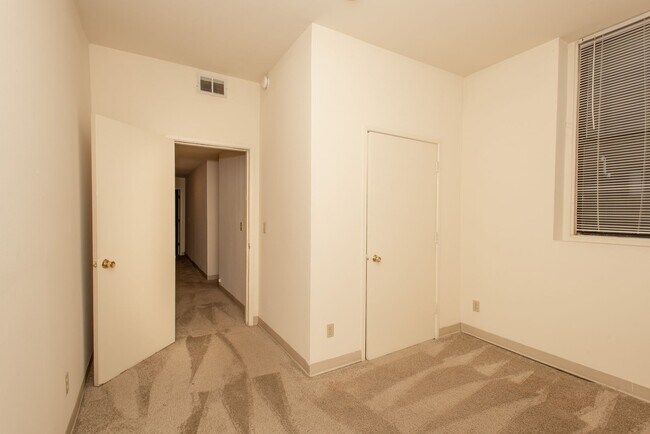 Photo - 240 E University Ave Unit 240-2