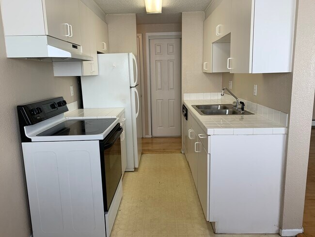 1148 N Washington St Unit 5