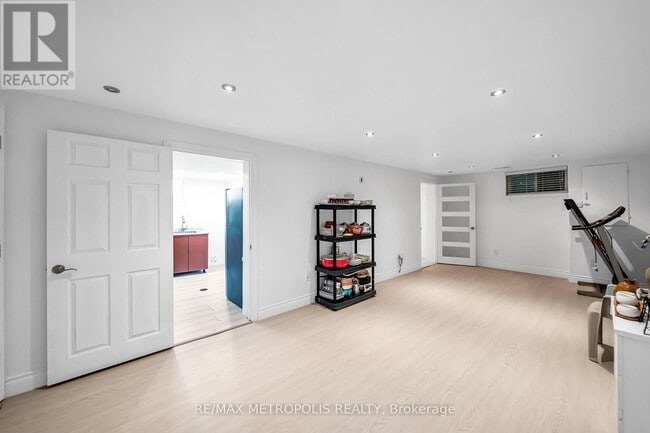 Photo - 834 Sanok Dr