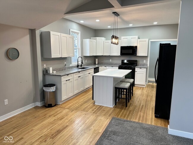 Photo - 310 S Nebraska St