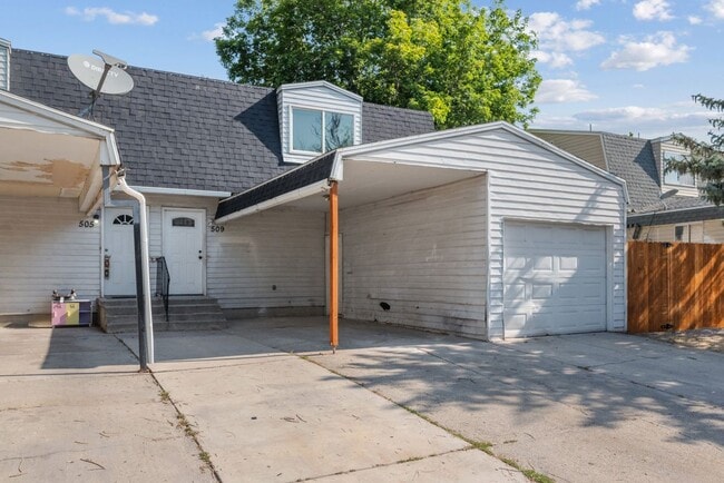 Photo - 509 Mansfield Ave S