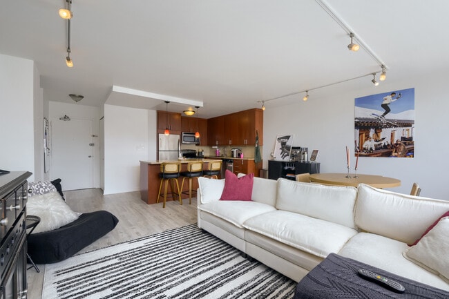 Photo - 1460 N Sandburg Terrace Unit 2303A
