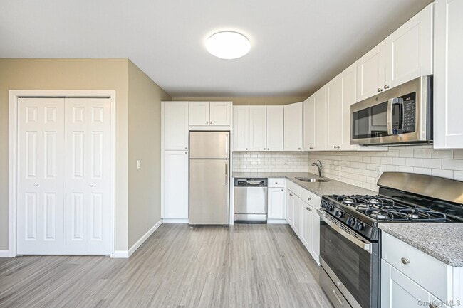 Photo - 463-465 E Main St Unit A