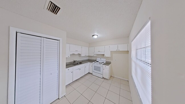 Photo - 923 E Poinsettia Ave Unidad A