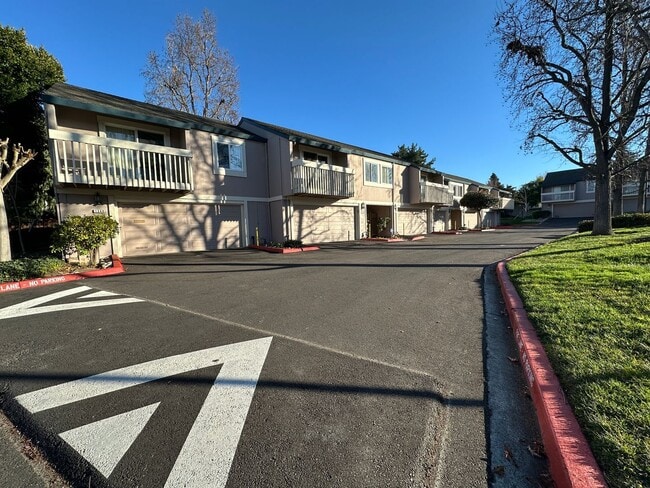 Building Photo - 1348 Merrivale West Square Unit 1348 Merrivale West Square