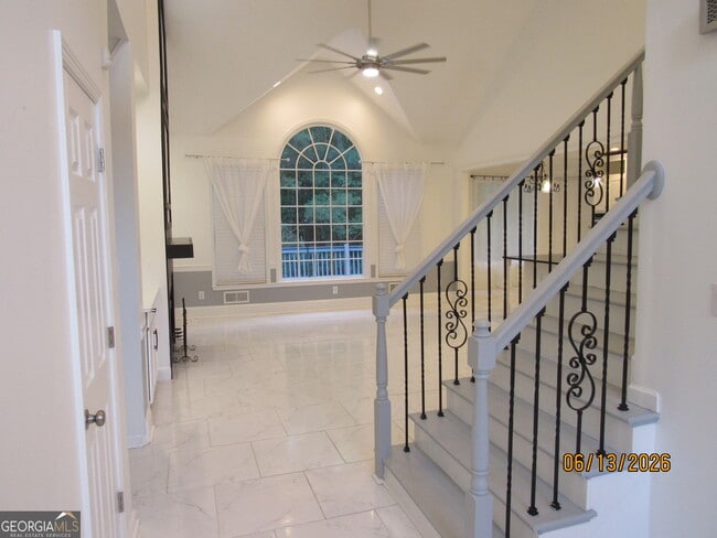 Photo - 115 Sutton Ct
