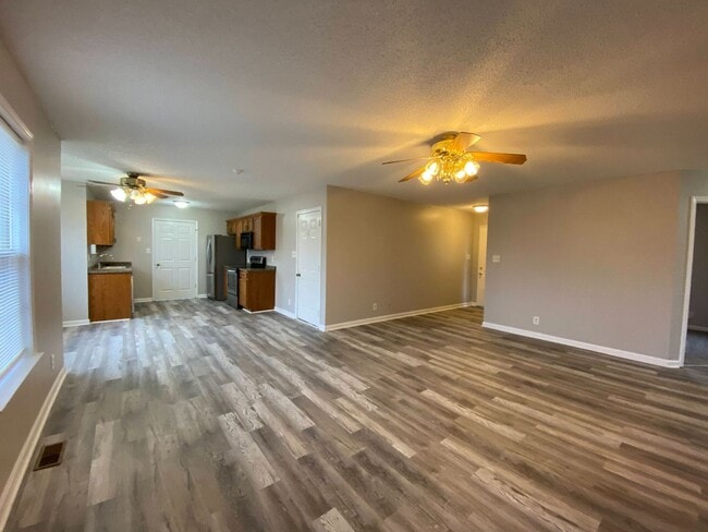 Photo - 3 Bed 2 Bath Amazing Home!