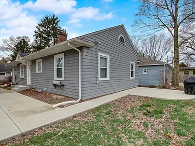 Photo - 528 W 43rd St