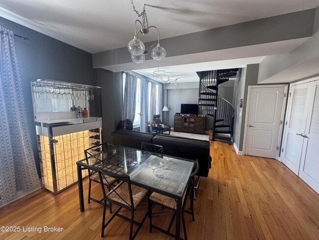 Photo - 604 S 3rd St