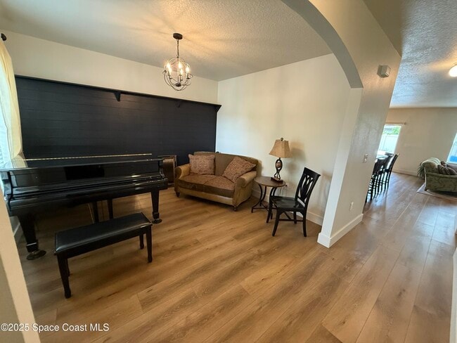 Photo - 1120 Swiss Pointe Ln