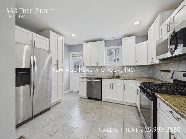 Photo - 443 Tree St