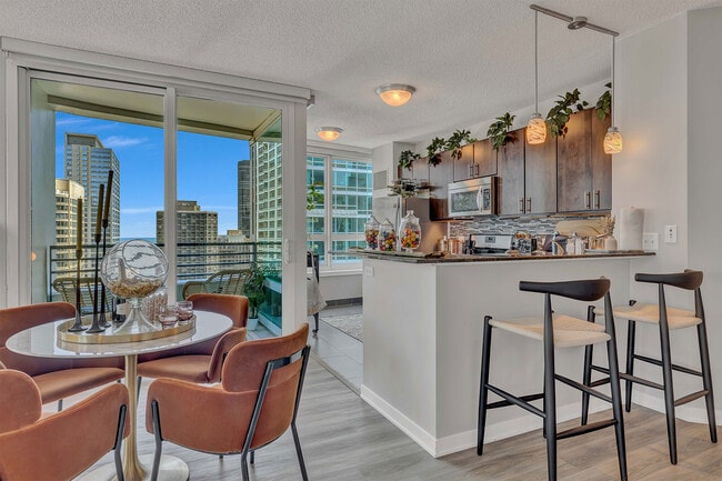 Photo - The Streeter