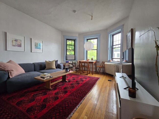 Photo - 1560 Commonwealth Ave