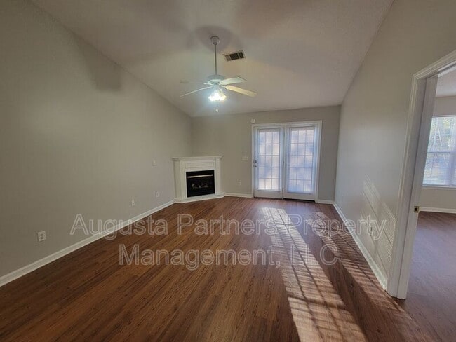 Photo - 920 Cammaron Way