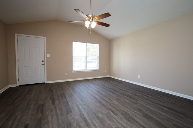 Photo - 1663 Fresno St