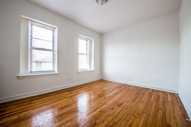 Photo - 6705 S Michigan Chicago, IL 60637