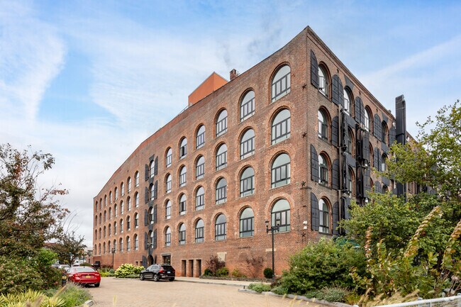 Photo - 472-480 Van Brunt St