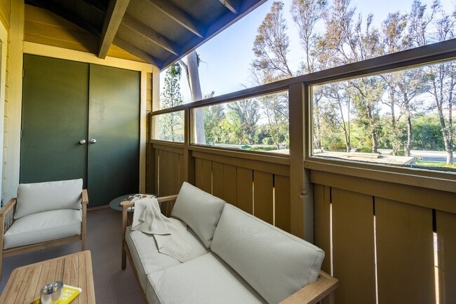 Photo - River Oaks Apartments