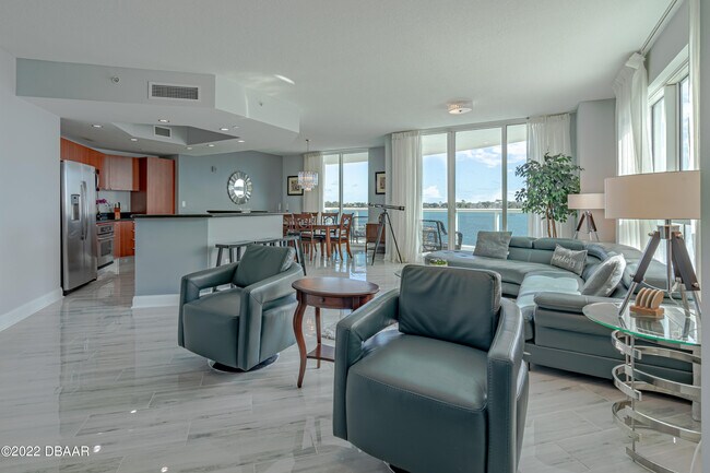 Photo - 231 Riverside Dr Unidad 401