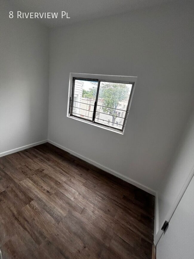 Photo - 8 Riverview Pl