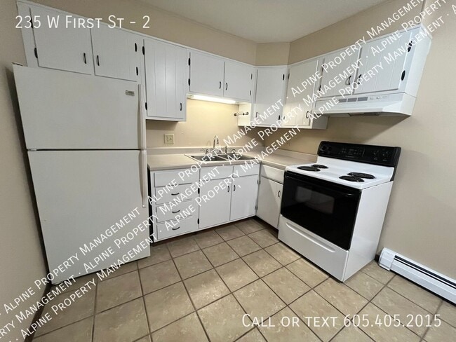 235 W 1st St Unit 2