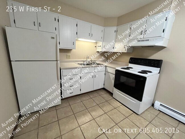 Photo - 235 W 1st St Unit 2