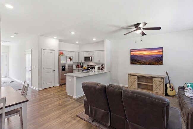 Photo - 1010 Bayard Wootten Way