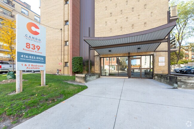 Building Photo - 839 Roselawn Ave