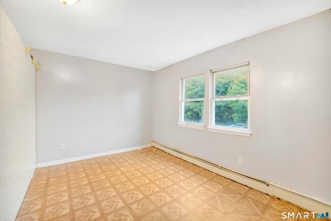 Building Photo - 132 Locust St Unit 14