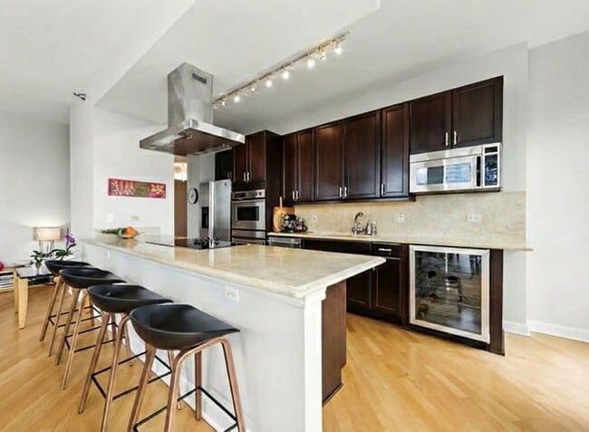 Photo - 1335 S Prairie Ave Unit 1706