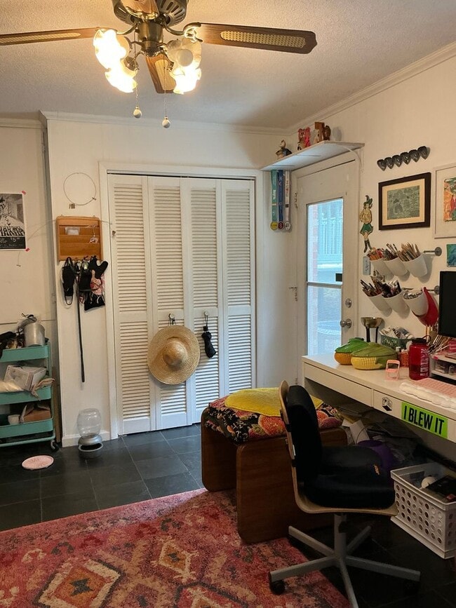 Photo - 1 Bedroom/1 bathroom Basement Apartment in...