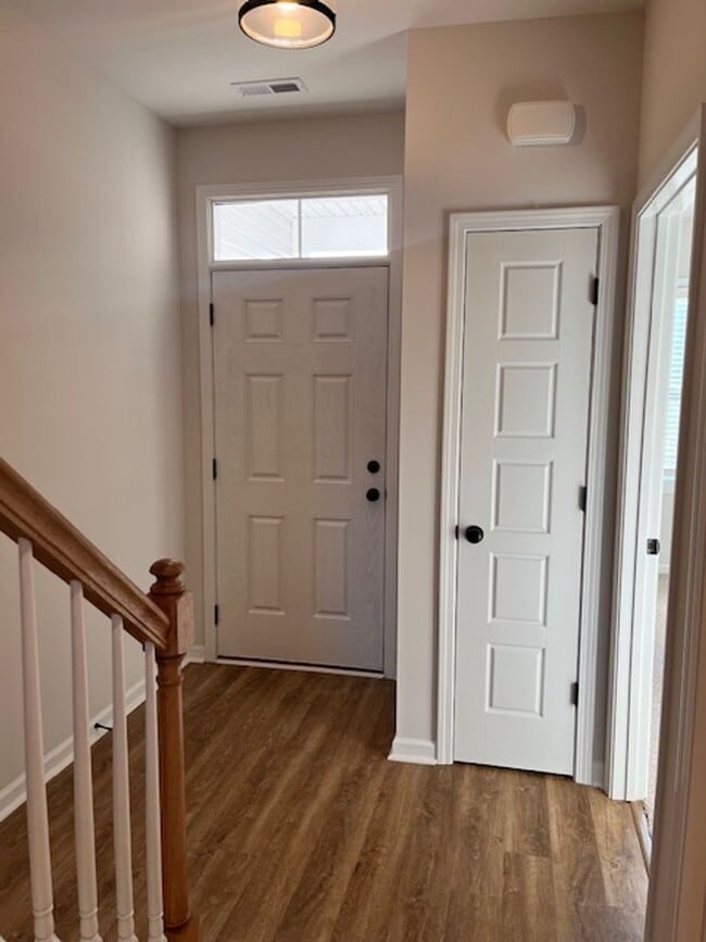 Photo - Perfect Paramount Point Property!