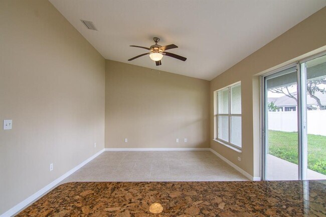 Photo - 402 Bridgewater Ct