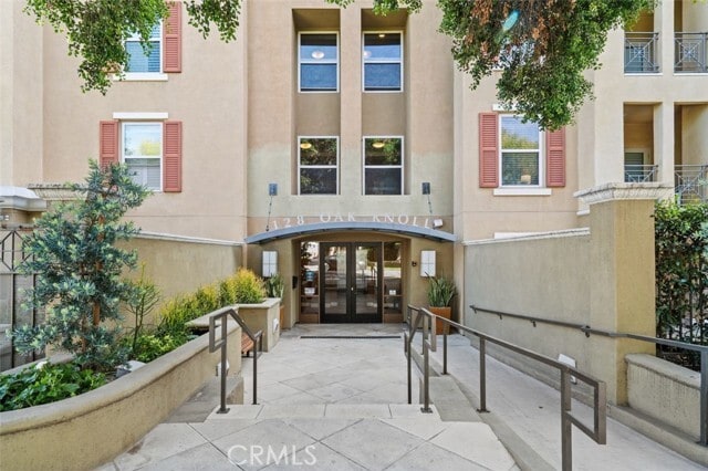 Building Photo - 128 N Oak Knoll Ave Unit 317