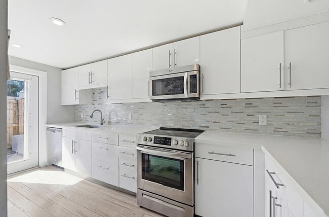 Photo - 1610 NE 7th St