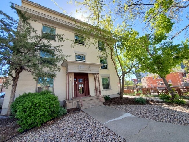 Building Photo - 325 S 400 E