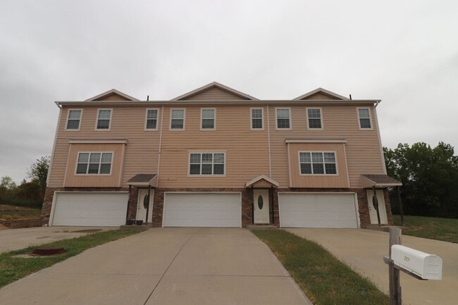Photo - Spacious Town House for Rent