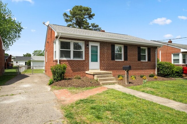 Building Photo - 2910 Ruthland Rd Rental