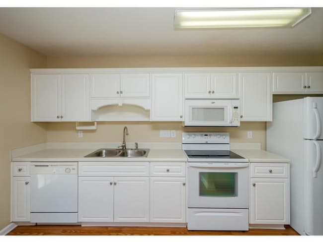 Photo - End-unit 2 Bed / 2 Bath Townhome with LVP Floors & washer/dryer included