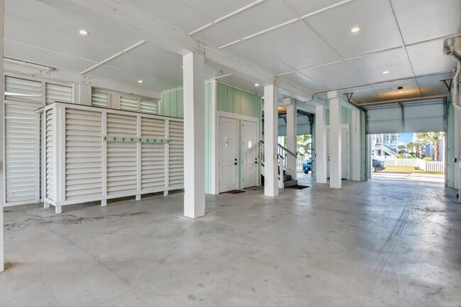 Photo - 3815 Seabreeze Ln